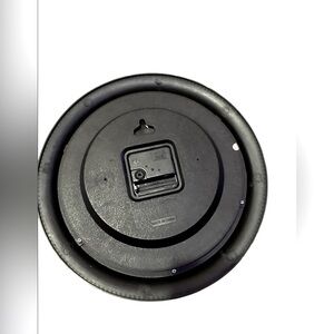 Gorgeous classy rose clock (needs battery’s)